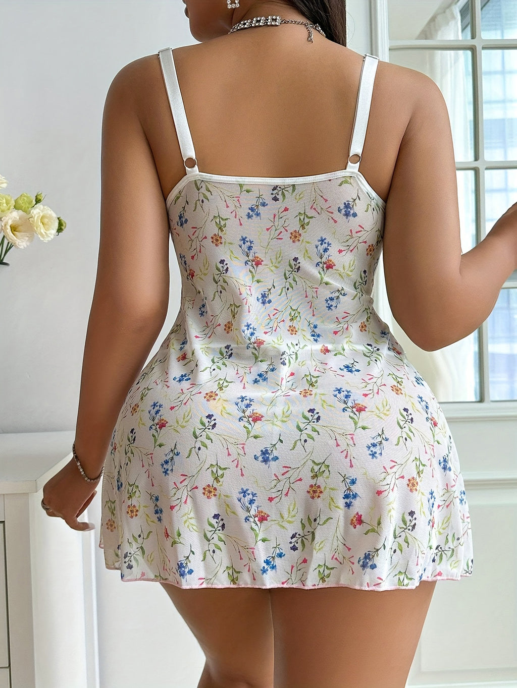 Plus Size Floral See through Lace