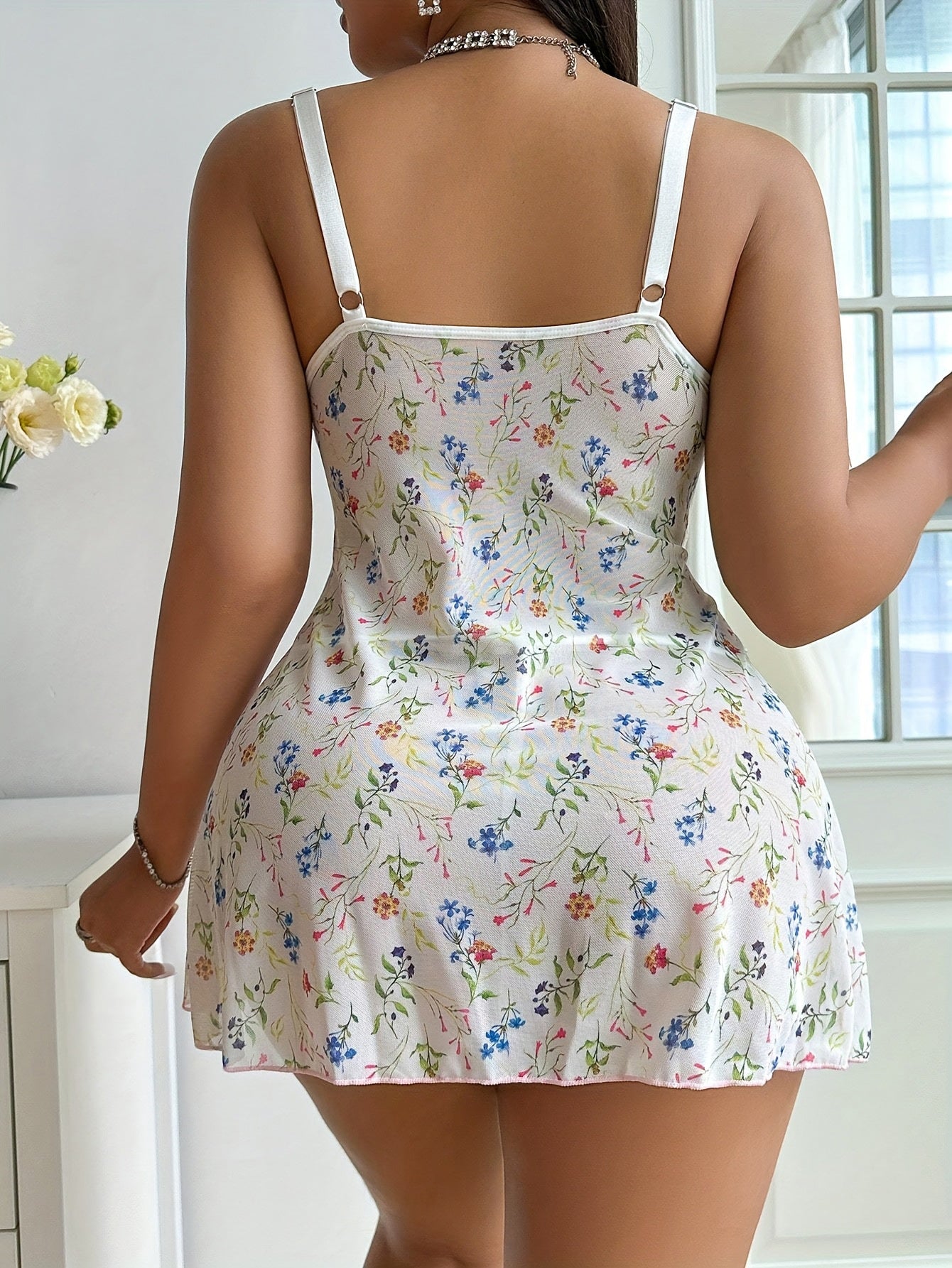 Plus Size Floral See through Lace