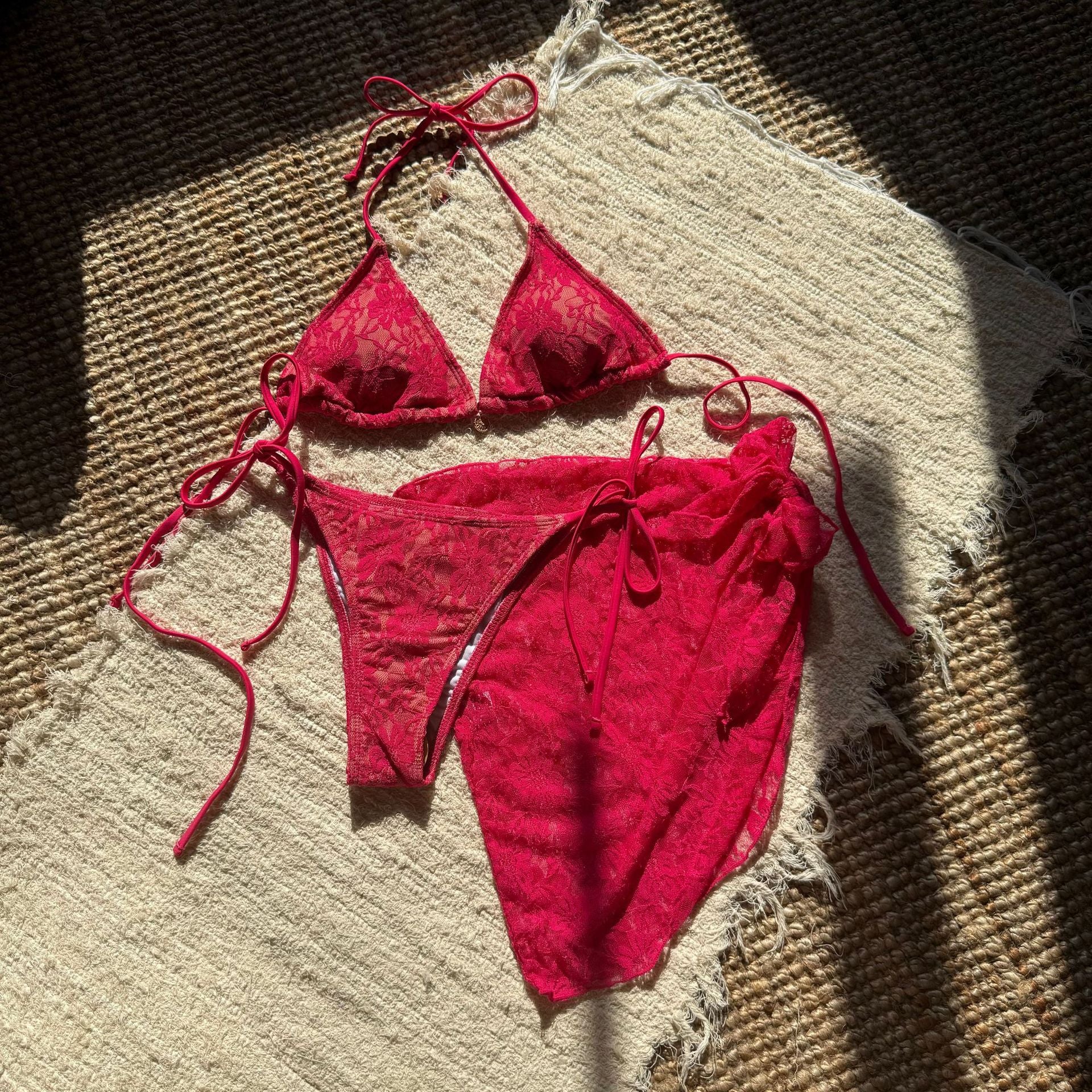 Sexy Lace Composite Fabric Three Piece Mesh Skirt Swimsuit Bikini