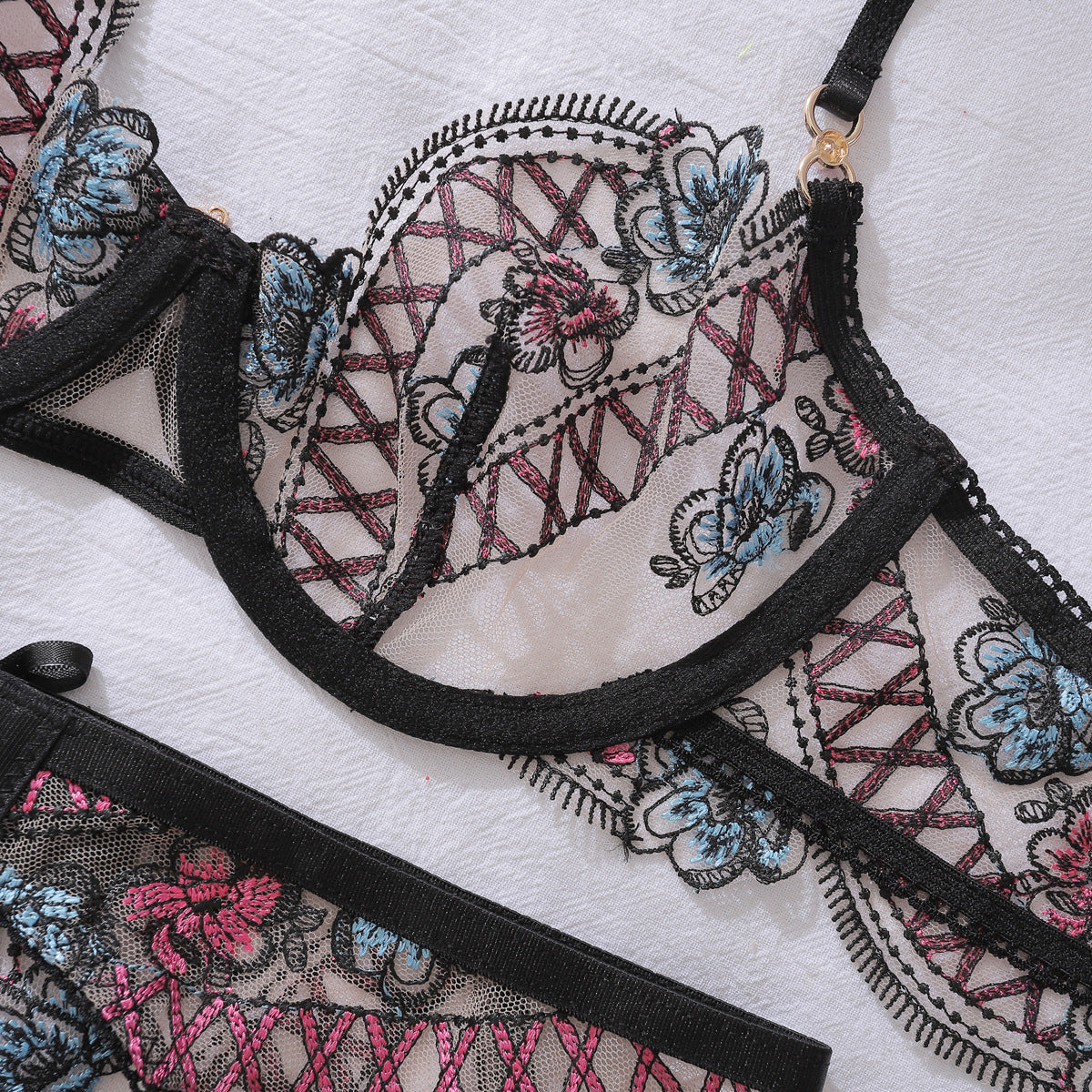 Contrast Mesh Embroidery Bra Set — Four Piece